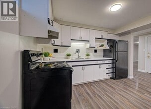 15 Santa Maria Dr in Cambridge, ON - Building Photo - Building Photo