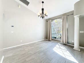 1328 Crown Isle Cir in Apopka, FL - Building Photo - Building Photo
