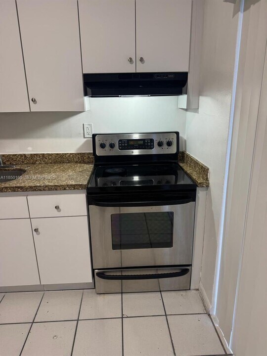 1244 SW 5th St in Miami, FL - Building Photo