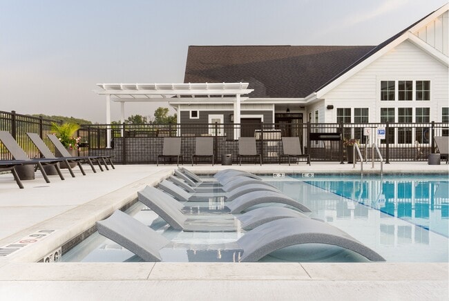 Apex at Verona in Verona, WI - Foto de edificio - Building Photo