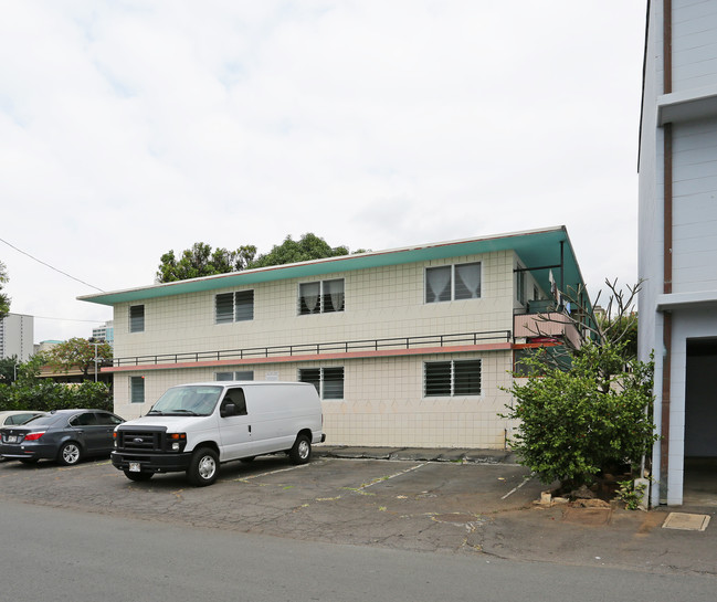 1720 Algaroba St in Honolulu, HI - Building Photo - Building Photo