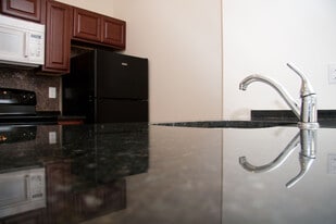 6042 Market St, Unit 2 in Philadelphia, PA - Building Photo