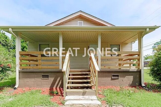 property at 506 7th Ave SW