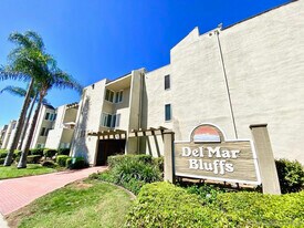 13754 Mango Dr in Del Mar, CA - Building Photo