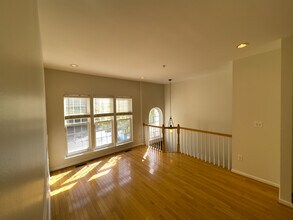 8010 Pennington Dr in Laurel, MD - Foto de edificio - Building Photo