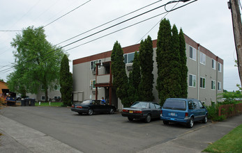 Maple Square Apartments in Corvallis, OR - Building Photo - Building Photo