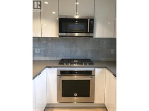 2632 Library Ln in North Vancouver, BC - Building Photo - Building Photo