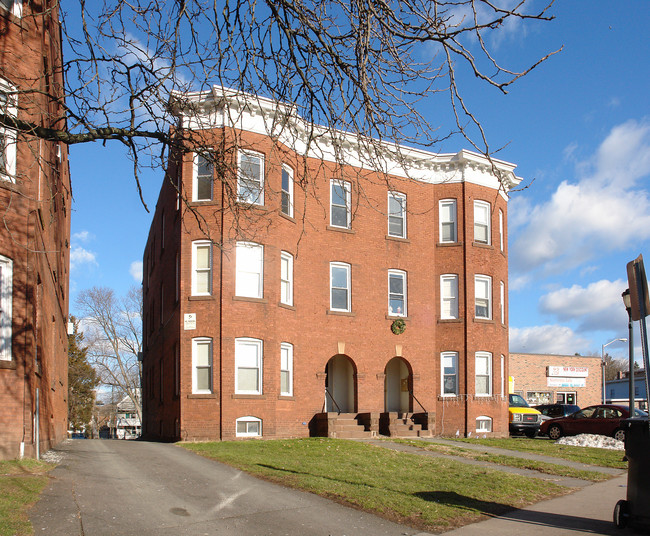 140-142 New Britain Ave in Hartford, CT - Building Photo - Building Photo