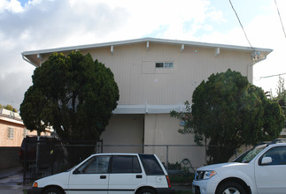 1174 Mariposa Ave in Los Angeles, CA - Building Photo - Building Photo