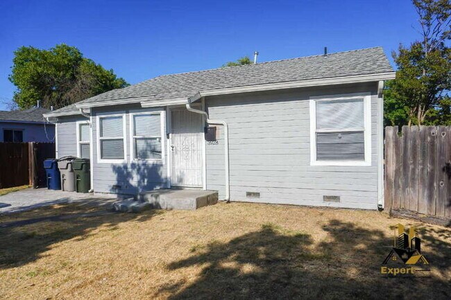 3928 Elm St in Sacramento, CA - Building Photo - Building Photo