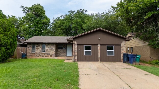 5017 S Briarwood Dr in Oklahoma City, OK - Building Photo - Building Photo