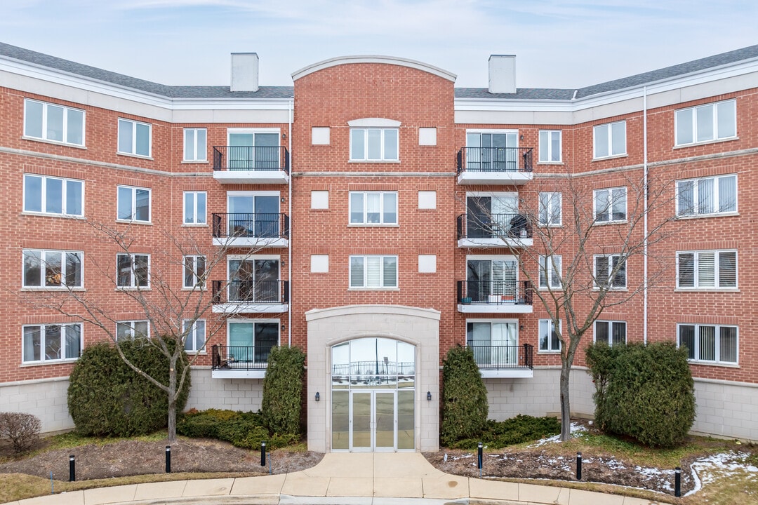 351 Town Place Cir in Buffalo Grove, IL - Foto de edificio