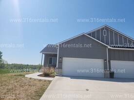 8739-8741 E Summerside Pl in Bel Aire, KS - Building Photo
