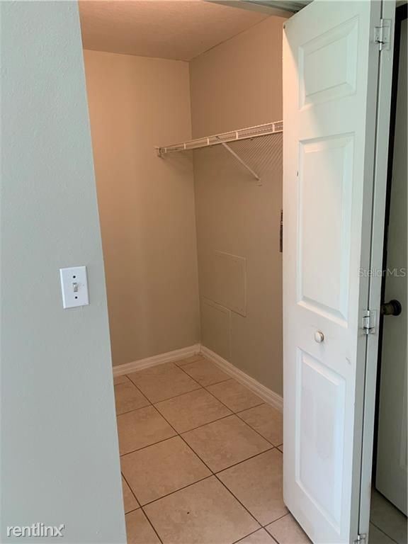 5618 Pinnacle Heights Cir in Tampa, FL - Foto de edificio - Building Photo