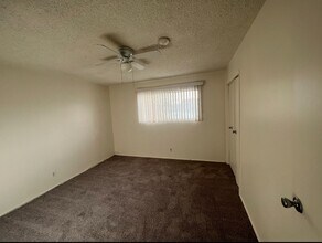 1104 W 39th Pl in Los Angeles, CA - Building Photo - Building Photo