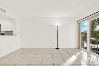 675 NW 85th Ct in Miami, FL - Building Photo - Building Photo