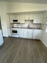 5820 Wilshire Ct in Hanover Park, IL - Building Photo - Building Photo