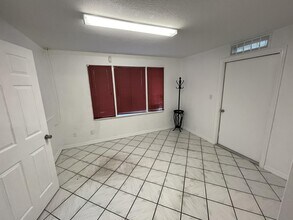 15 S Dollins Ave in Orlando, FL - Building Photo - Building Photo