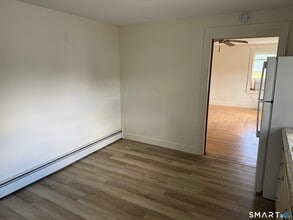 82 Mountain Rd in Suffield, CT - Building Photo - Building Photo