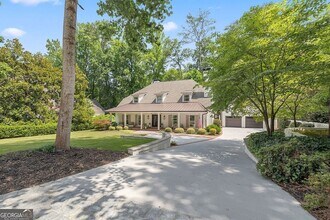 3405 Valley Rd NW in Atlanta, GA - Foto de edificio - Building Photo
