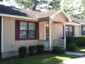 1602 Carolwood Ct in Tallahassee, FL - Building Photo