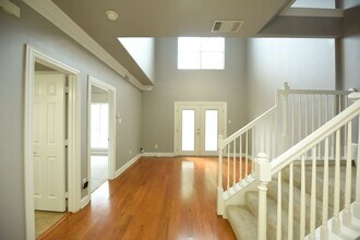 5617 Bryan Pkwy in Dallas, TX - Foto de edificio - Building Photo