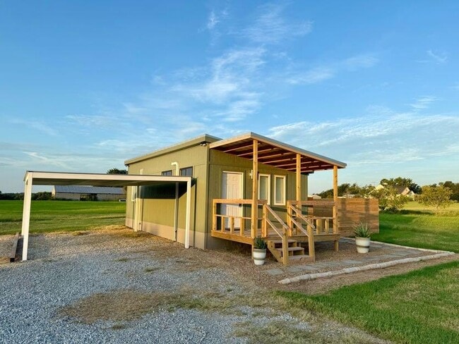 671 Co Rd 3386 in Paradise, TX - Building Photo - Building Photo