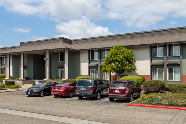 Cedar Glen in Anaheim, CA - Building Photo - Building Photo