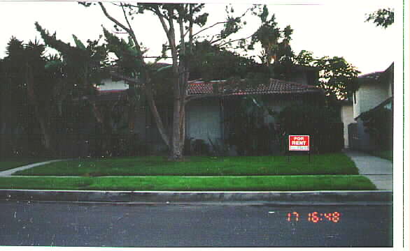 404 W Tularosa Ave in Orange, CA - Building Photo - Building Photo