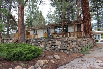 708 NE 11th St in Bend, OR - Building Photo - Building Photo