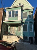 109 Frank E Rodgers Blvd N, Unit 2 in Harrison, NJ - Building Photo