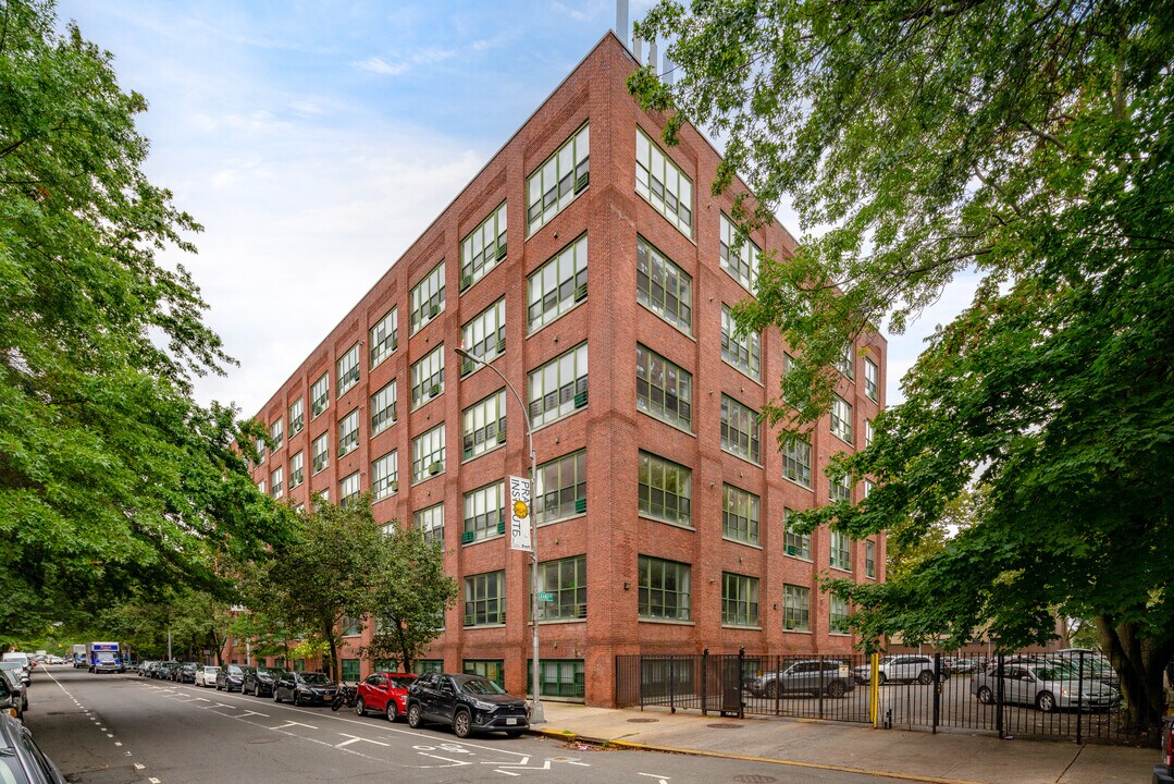 Clinton Mews in Brooklyn, NY - Building Photo