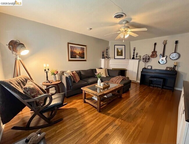 3243 Bonnie Ln in Stockton, CA - Building Photo - Building Photo