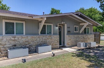 8201 Parkdale Cove in Austin, TX - Building Photo - Building Photo