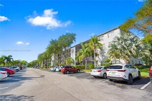 300 SW 134th Way in Pembroke Pines, FL - Building Photo