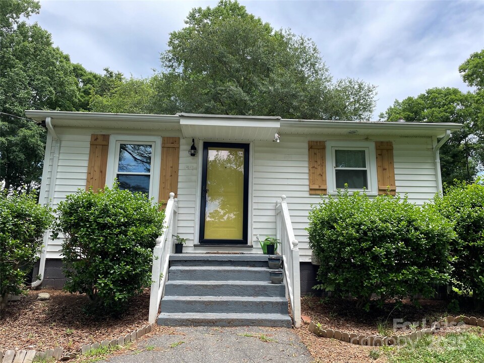 1014 S Church St in Gastonia, NC - Building Photo