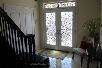 210 Bellchase Trl in Brampton, ON - Building Photo - Building Photo