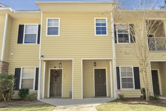 5065 NW 45th Rd in Gainesville, FL - Foto de edificio - Building Photo