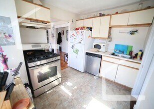23 W Sorrento St, Unit 1 in Boston, MA - Building Photo - Building Photo