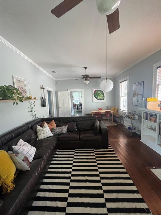 1004 Elm St in Austin, TX - Building Photo