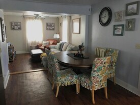 73 Friend St in Gloucester, MA - Building Photo