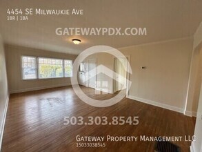 4454 SE Milwaukie Ave in Portland, OR - Building Photo - Building Photo
