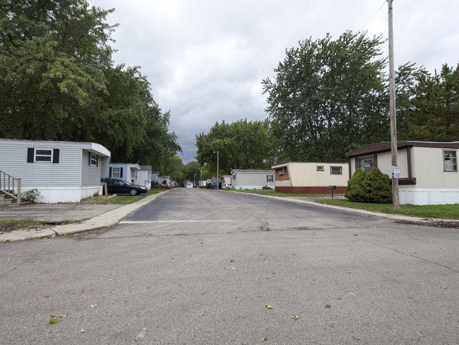 Oakwood in Kenosha, WI - Building Photo - Building Photo