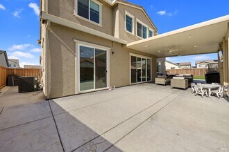 1245 Pacific Pl in Dixon, CA - Building Photo - Building Photo