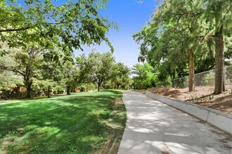 412 Alvarado Ave in Davis, CA - Building Photo - Building Photo