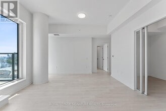 10 Graphophone Grv in Toronto, ON - Building Photo - Building Photo