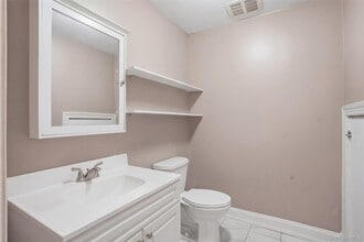 106 Newport Bridge Rd in Warwick, NY - Building Photo - Building Photo