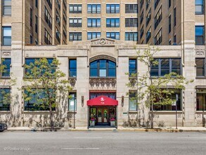 728 W Jackson Blvd, Unit 824 in Chicago, IL - Foto de edificio - Building Photo