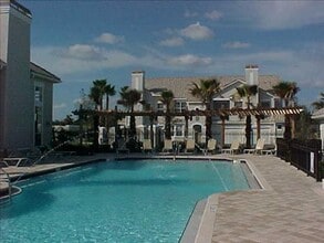 17975 Villa Creek Dr in Tampa, FL - Building Photo - Building Photo