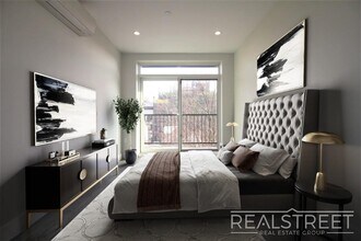 730 E 32nd St in Brooklyn, NY - Foto de edificio - Building Photo